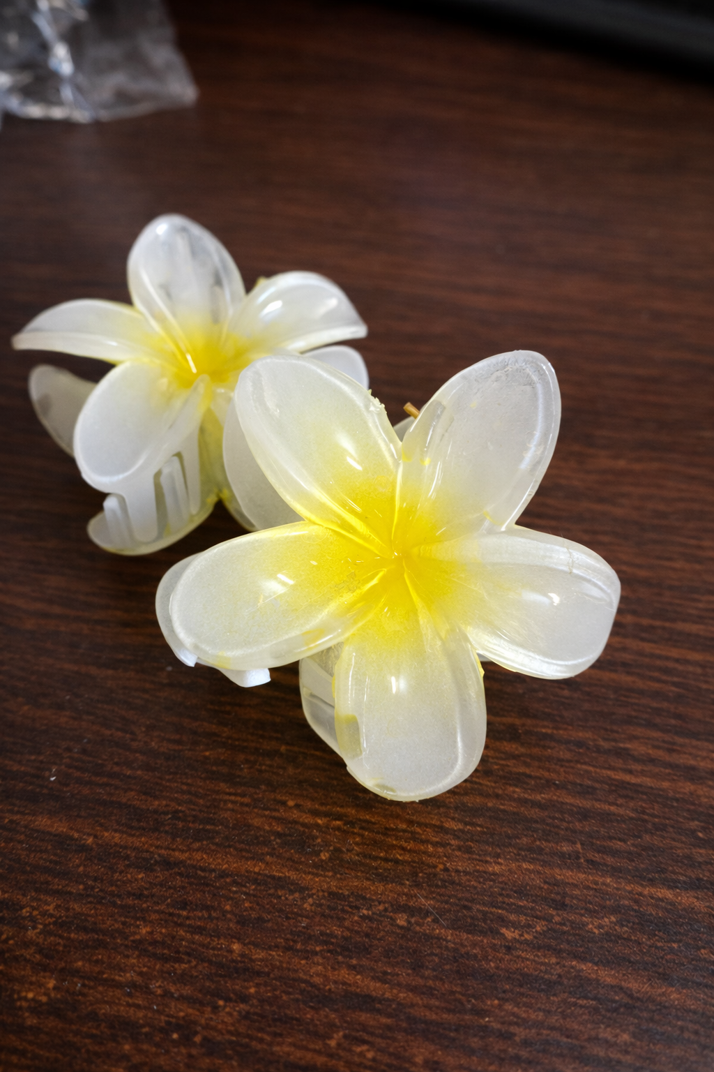 Flower Design Hair Claw Clip – Transparent Finish