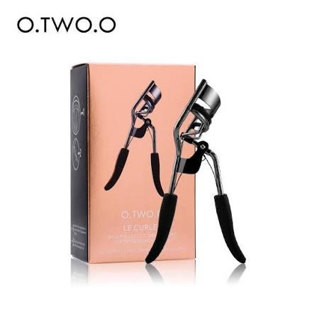 O.two.o Eyelash Curler