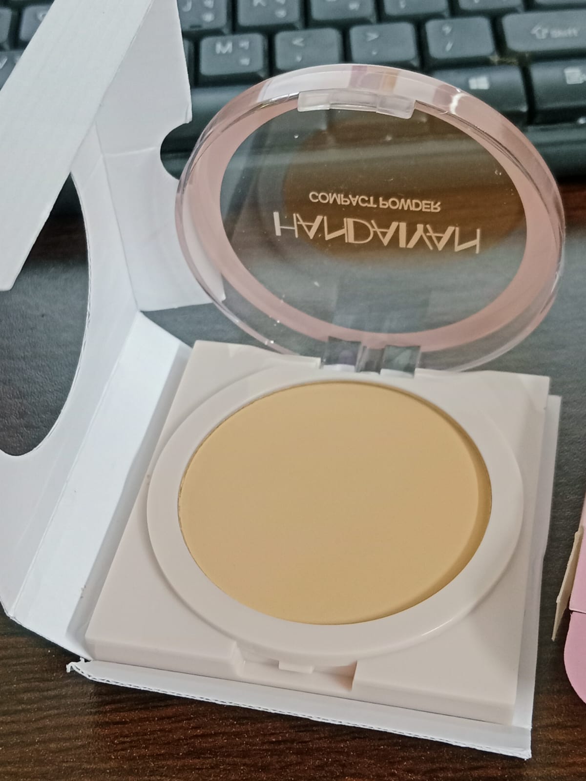 HANDAIYAN COMPACT POWDER SHADE-03