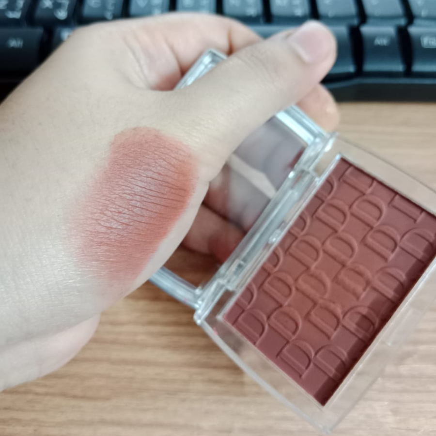 Danchel Embrossed Blush Palette #020